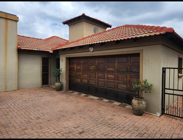 3 BEDROOM HOUSE FOR SALE IN VANDERBIJLPARK SW 5